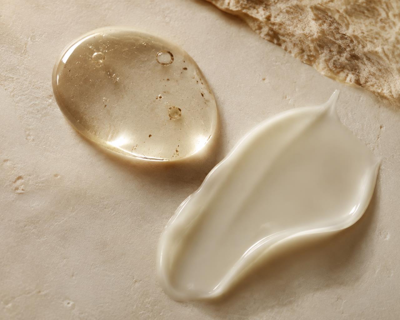 Textures du sérum et de la crème